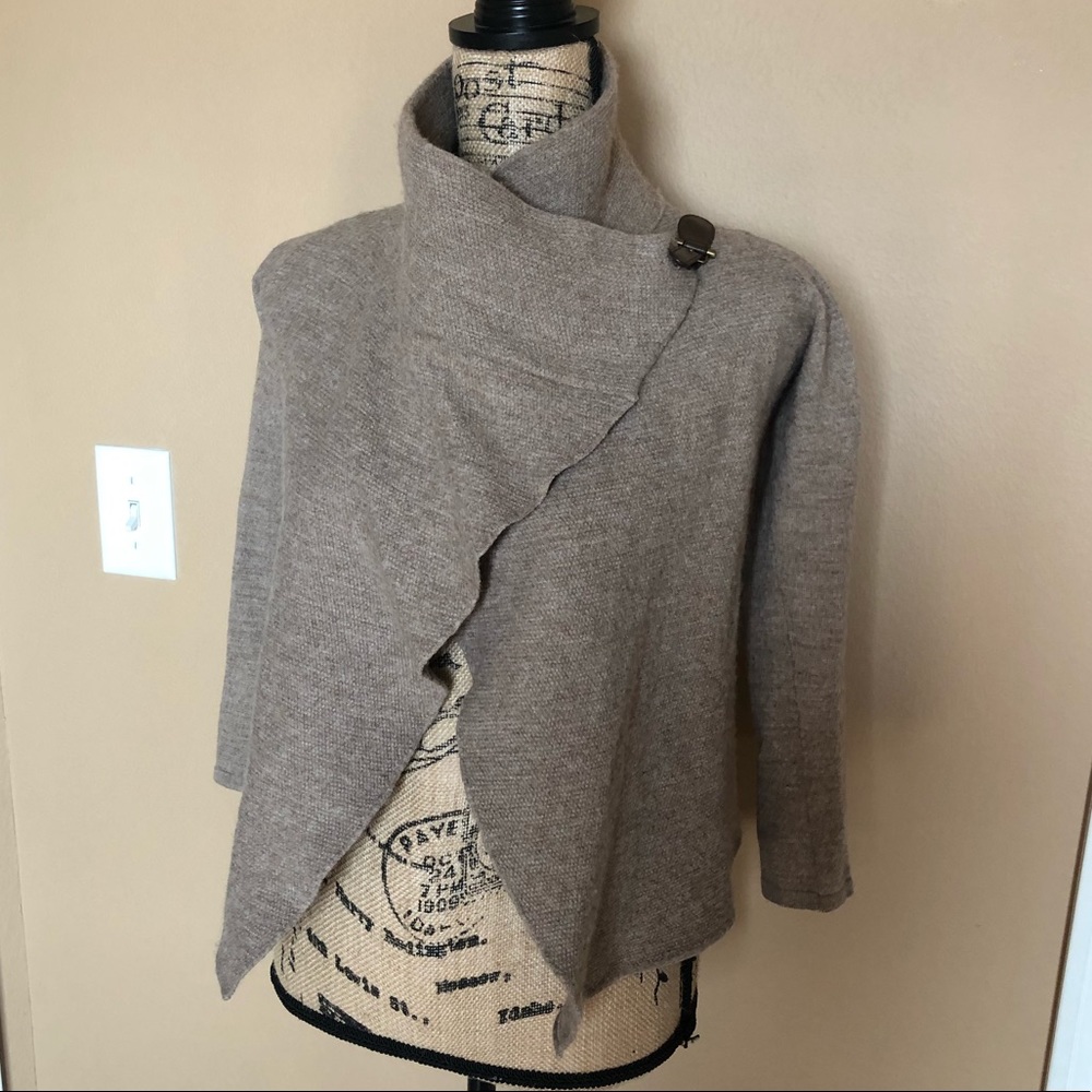 Tahari sweater wrap with buckle